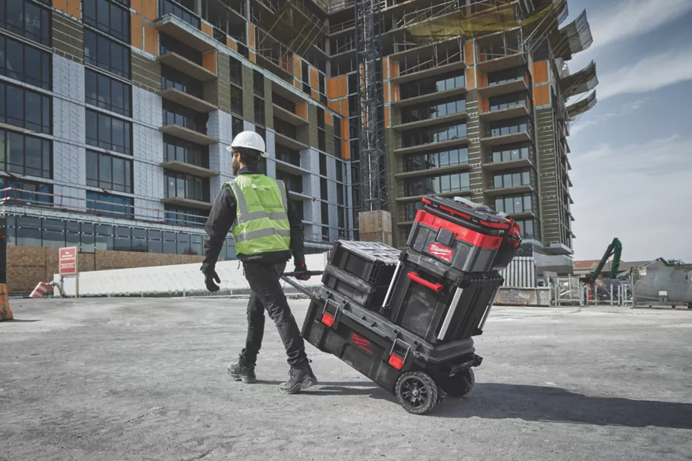 Milwaukee Packout Rolling Tool Chest 38" - Image 4