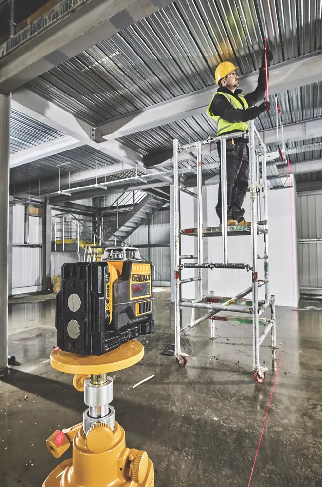 DeWalt DCE0811D1R-GB 12V 1 X 2.0Ah Li-Ion XR Red Self-Levelling Multi-Line Laser Level - Image 3