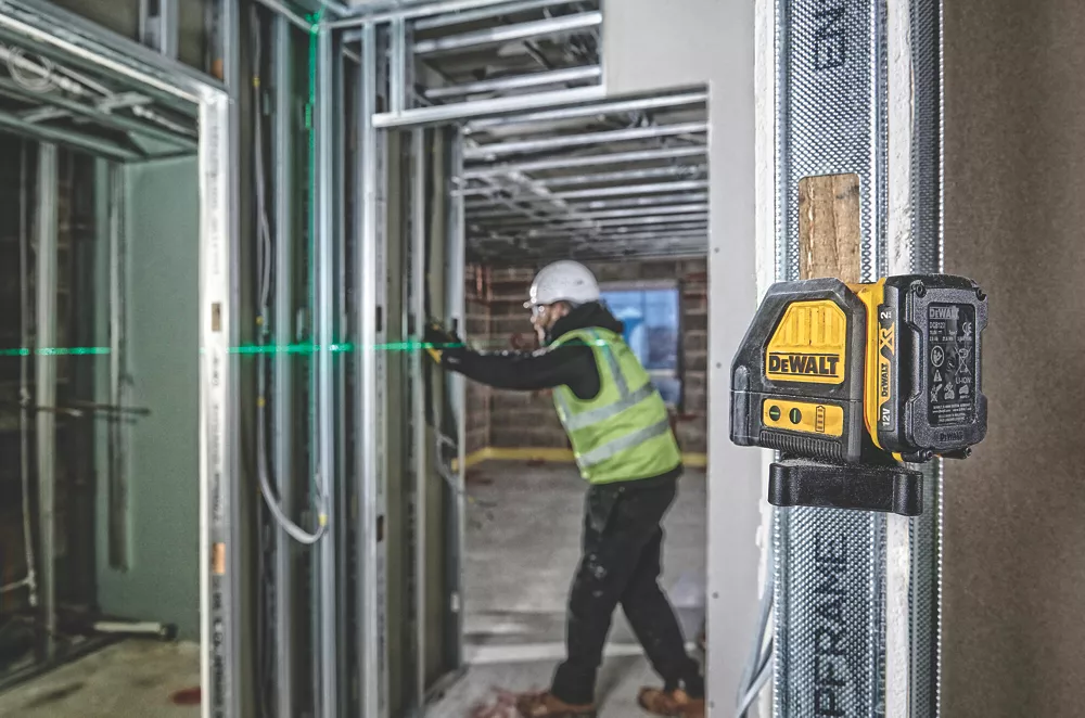 DeWalt DCE088D1G 12V 1 X 2.0Ah Li-Ion XR Green Self-Levelling Cross-Line Laser Level - Image 6